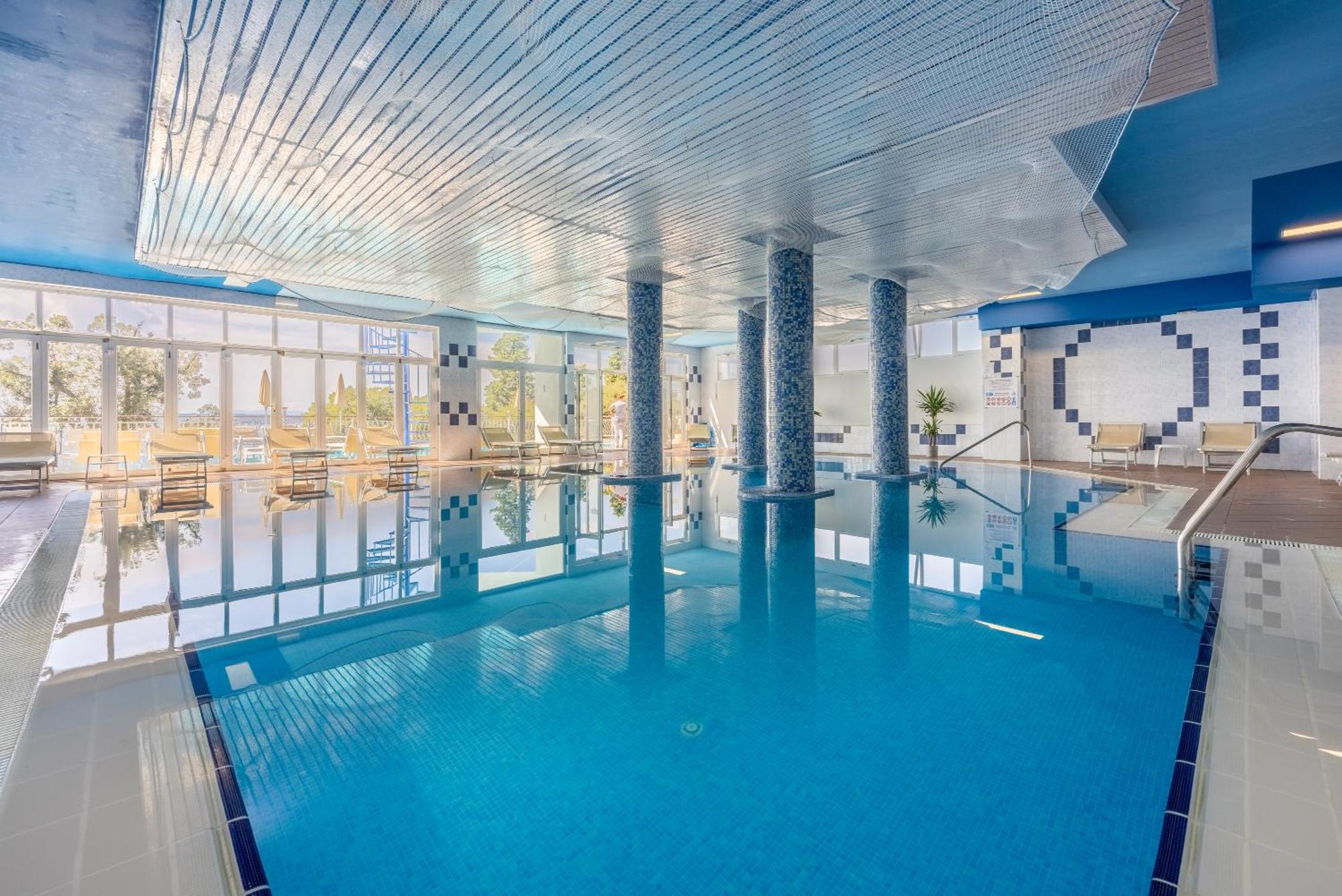 Mediteran Maradiso Hotel By Aminess Crikvenica Εξωτερικό φωτογραφία